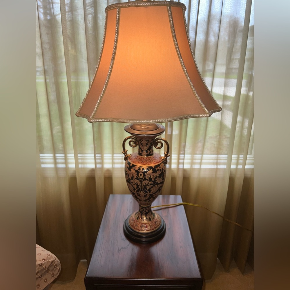 Bombay Company Lamp w/ shade
